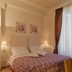 Bed & Bed Peterson 2*, Florencja Włochy